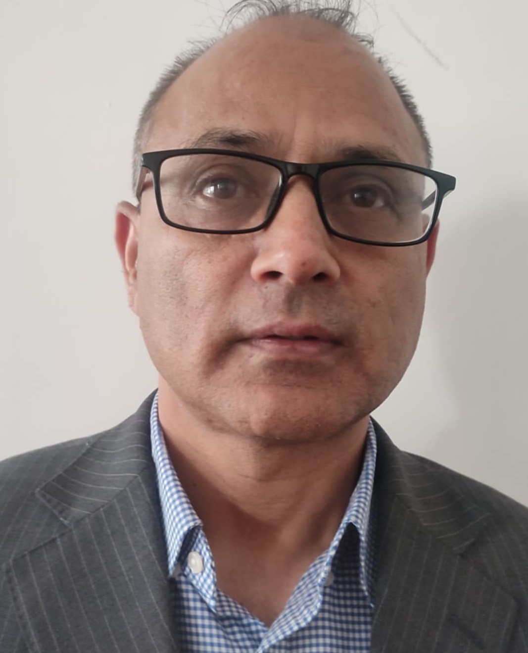 डा. महेश्वर ढकाल