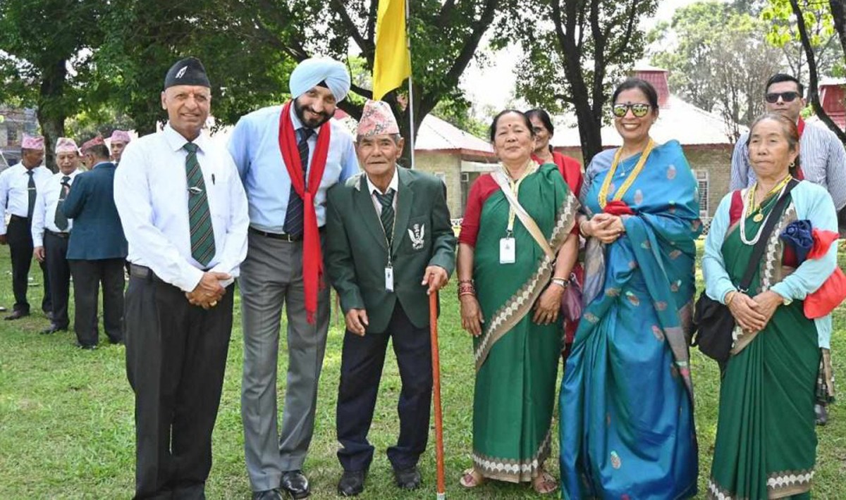 मेजर जनरल सिंह ६ दिने भ्रमण पूरा गरी स्वदेश फर्किए Photo 1