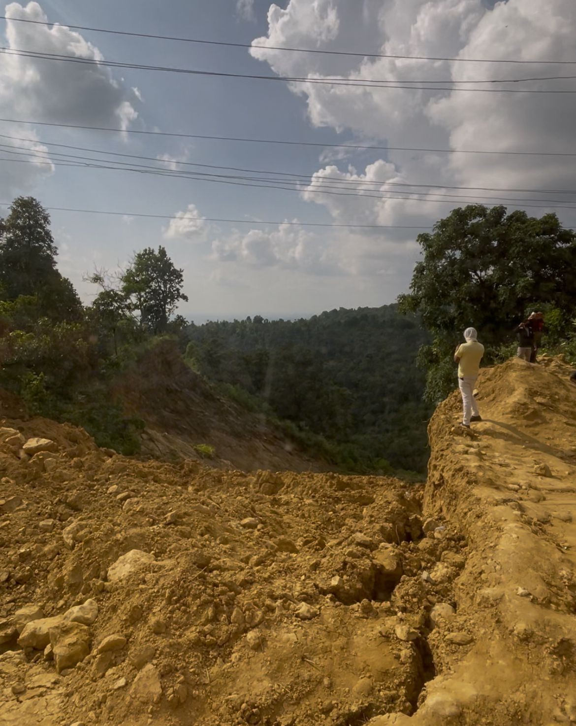 दाउन्नेमा भासिएको सडक अब दुईतर्फी सञ्चालनमा Photo 1