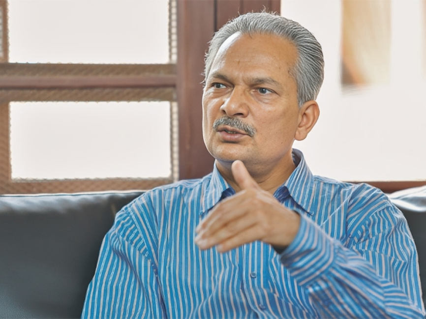 संसद्लाई अल्झाउँदा लोकतन्त्रलाई नोक्सान पुगेको छः पूर्वप्रधानमन्त्री भट्टराई Image