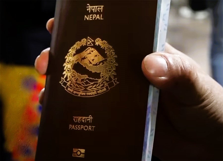 वैतडीमा हुलाकमार्फत घरमै राहदानी पाउन थाले नागरिक, तीन महिनामा १७८ जना लाभान्वित Image