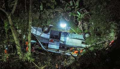 Passenger Bus Plunges Into Ravine in Eastern Myanmar, Killing Seven Image