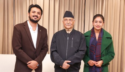 संसद् छलेर टिकटकरसँग प्रधानमन्त्री ओली, भने– मीस पवि र अंशु वर्मासँग कुराकानी भयो Image