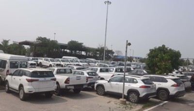 वीरगञ्ज नाकाबाट सवारीसाधन आयातमा कमी Image