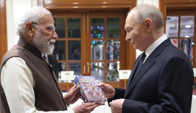 रूस–युक्रेन युद्धपछि पुटिनको पहिलो भारत भ्रमण : मोदीले दिए भागवत गीता उपहार