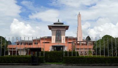 रवि लामिछानेलाई कानुनी कारबाही गर्दा नारायणहिटीमा राजा पस्ने भयमा एमाले Image