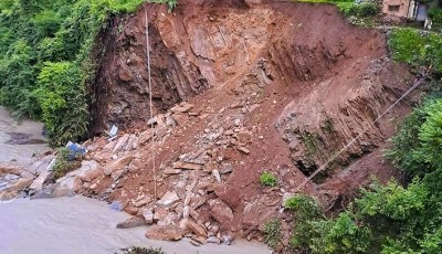 पहिरोमा घरसँगै सेती नदीमा खसेका गिरीको उद्धार Image