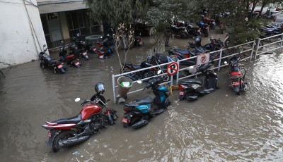 आकाशबाट थोपा पानी नझरे पनि बबरमहल क्षेत्र पूरै जलमग्न (तस्बिरसहित) Image