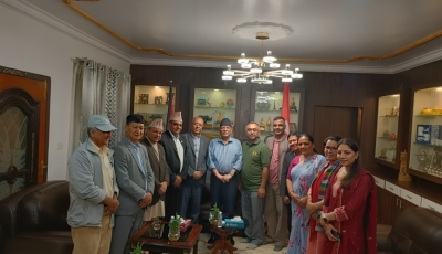 नदी किनाराको विवादमा प्रचण्डसँग एमालेको छलफल Image