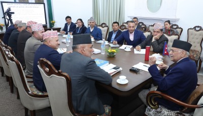 प्रधानमन्त्रीओलीसँग कृषिमन्त्री अधिकारीको बैठक : रासायनिक मल अभाव हुन नदिइने Image