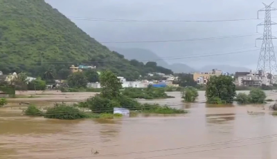 तेलंगाना र आन्ध्र प्रदेशमा भीषण बाढी, दर्जनौंको मृत्यु, लाखौँ प्रभावित Image