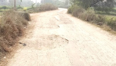 सडक मर्मत नहुँदा सप्तरीमा धुलाम्मे यात्रा, स्थानीय आन्दोलित Image