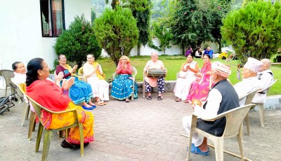 ‘भजन कीर्तन’ ज्येष्ठ नागरिक भुल्ने माध्यम बन्दै,   भजन कीर्तनबाट सकारात्मकता र सौहार्दता Image