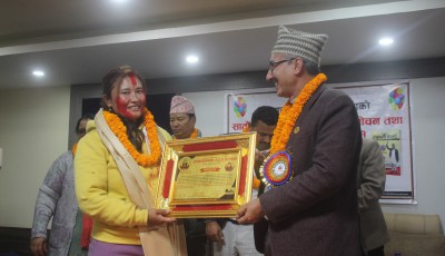 चेपाङ समुदायबाट स्नातकोत्तर गर्ने महिला सम्मानित Image