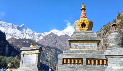 छोर्तेन र अन्नपूर्ण हिमाल Image
