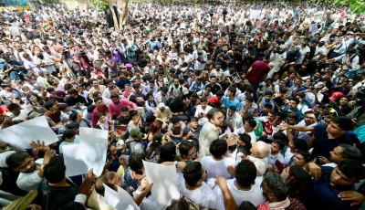 जन्तर-मन्तरमा 'कक्रोच जनता पार्टी'को शक्ति प्रदर्शन