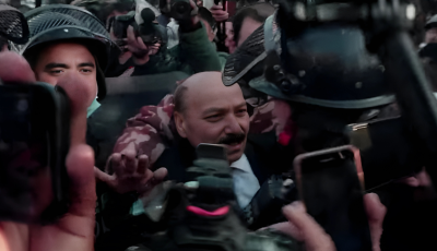 अदालत परिसरमै अधिवक्ता त्रिपाठीमाथि कुटपिट गर्ने रास्वपाका ३ कार्यकर्ता धरौटीमा रिहा Image