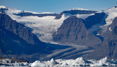 Global Sea Ice Hits Record Low as Arctic Temperatures Soar Image