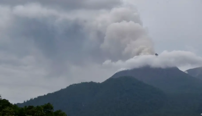 इन्डोनेसियामा ज्वालामुखी विस्फोट हुँदा १० जनाको मृत्यु Image