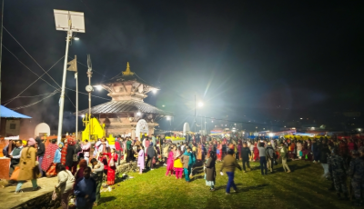 ईशानेश्वरमा रातभर उभिएर महादेवको नाउँमा बत्ती बाल्दै सयौँ दम्पत्ति Image