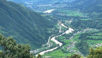 "नेपालका नदीमा वातावरणीय बहावको कमी, जलविद्युत् र सिँचाइ आयोजना निर्माणमा चुनौती" Image