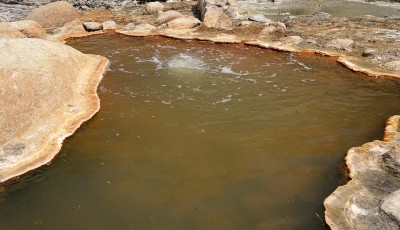 प्रयोग र संरक्षणको पर्खाइमा लोमान्थाङको तातोपानी कुण्ड Image