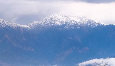 हिमपातसँगै देखिएको महाबुलेकको दृश्य Image