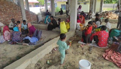 इँटा उद्योगमा काम गर्न ल्याइएका ४४ मजदुर अलपत्र Image