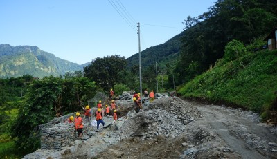 म्याग्दीमा धमाधम सडक स्तरोन्नति हुदैँ Image