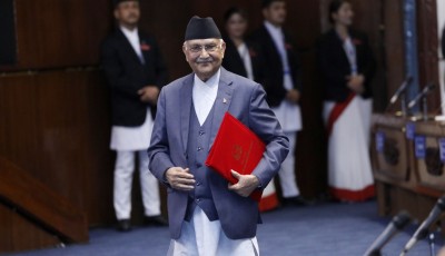 विपक्षीसामु झुके प्रधानमन्त्री ओली Image