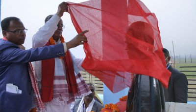 माओवादी अध्यक्ष प्रचण्डद्वारा सहिद रमेश रामको शालिक अनावरण Image