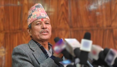 रावलसँग हात मिलाएकै निहुँमा विभागीय प्रमुखसहित ६ जना नेताहरू एमालेबाट निष्कासित Image