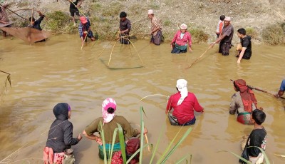 शिवरात्रिमा यस्तो छ  सामूहिक माछा मार्ने परम्परा Image