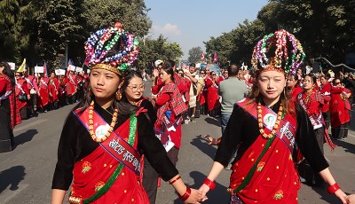 तमु ल्होसार मनाउँदै गर्दाका झलकहरु Image