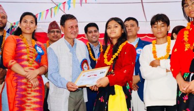 नेकपा एमाले नुवाकोटले गर्यो  देउसीभैलो प्रतियोगिता Image