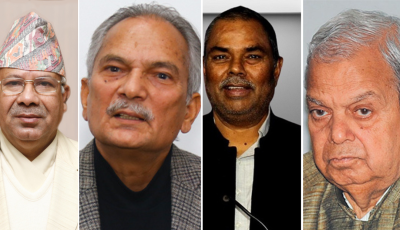 माधव, बाबुराम, उपेन्द्र र महन्थबीच छलफल हुँदै Image