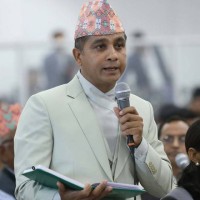सिंहदरबार अगाडि विद्यार्थीमाथि धरपकडप्रति एमालेको आपत्ति, तत्काल रिहा गर्न माग Image