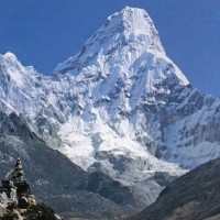 अमादब्लम आरोहण क्रममा दुई विदेशी आरोहीको मृत्यु Image
