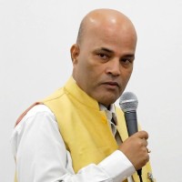 सांसदहरुको बक्तब्यले संसदकै बेइज्जती भैरहेको छ - डा. अमरेशकुमार Image