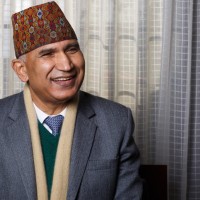 आर्यघाटमा विसर्जन गरिसकेको लास ब्युँतेर आउने कुरा जति असम्भव छ, पुरानो व्यवस्था ब्युँतिने कुरा पनि त्यति नै असम्भव - उपप्रधानमन्त्री विष्णुप्रसाद पौडेल Image