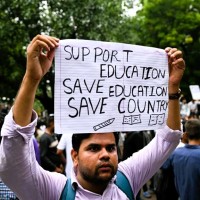 भारतको विद्यार्थी आन्दोलनको समर्थनमा उत्रिए बलिउड दिग्गज र बुद्धिजीवी Image