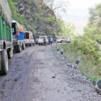 काठमाडौँ–मुग्लिन सडक पूर्ण रूपमा सञ्चालन, अलपत्र सवारीसाधन गन्तव्यतर्फ पठाइदै Image
