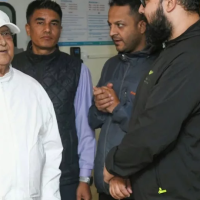 उपचाररत झलनाथ खनाललाई भेट्न ह्याम्स अस्पताल पुगे एमाले अध्यक्ष ओली Image