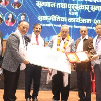 कलाकार शाह अमरभावना राष्ट्रिय स्रष्टा सम्मानद्वारा सम्मानित Image
