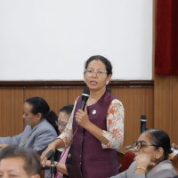 बाटोमा बच्चा जन्माउँदै हिँड्नलाई जनावर हैनौँ, हामी महिला हौँ - सांसद चन्द Image