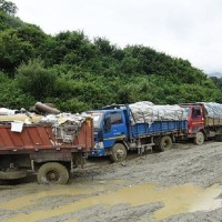 बञ्चरेडाँडामा भोलिदेखि फोहोर फाल्न रोक्ने, स्थानीय भन्छन् - सरकारले झुक्यायो Image