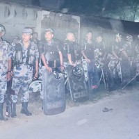 झडपमा एक जनाको मृत्यु, सुनसरीका ५ प्रमुख बजारमा अनिश्चितकालीन कर्फ्यु Image