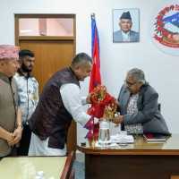 प्रधानमन्त्री कार्कीसँग माफी माग्दै सरकारलाई साथ दिने प्रसाईंको प्रतिबद्धता Image