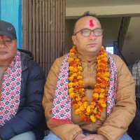 नेता थापाद्वारा विपन्न विद्यार्थीलाई छात्रवृत्ति वितरण Image