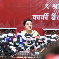 पार्टी सदस्यता खारेज गर्न एमालेलाई अधिकार छैन : पूर्वराष्ट्रपति भण्डारी Image